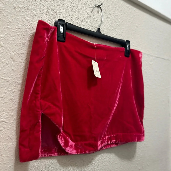Free People Annalise Velvet Mini Skirt in Pink Phenom Size 10 - Picture 4 of 12